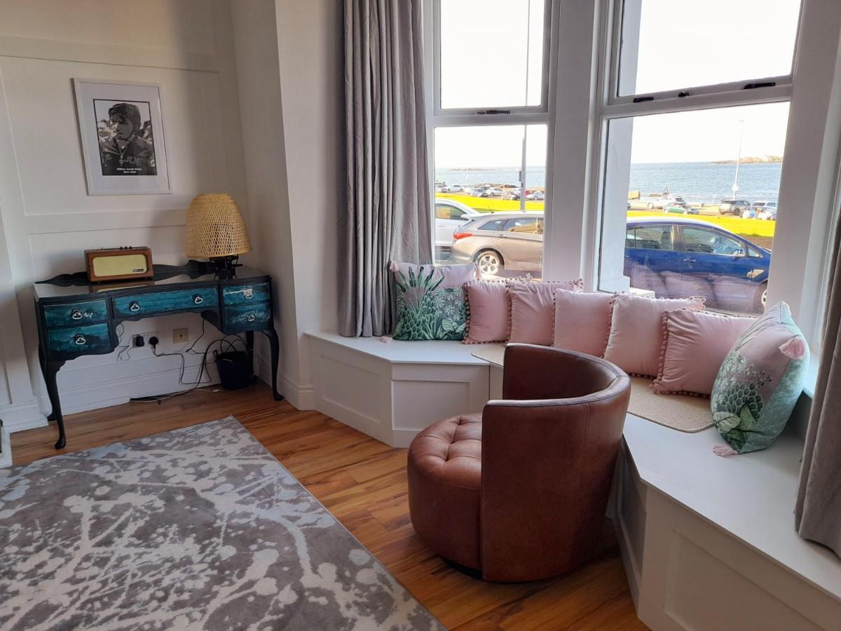 Stunning 3 Bed Seafront Mansion Building Sleeps 6 Adults Or 8 With Kids Leilighet Portrush Eksteriør bilde